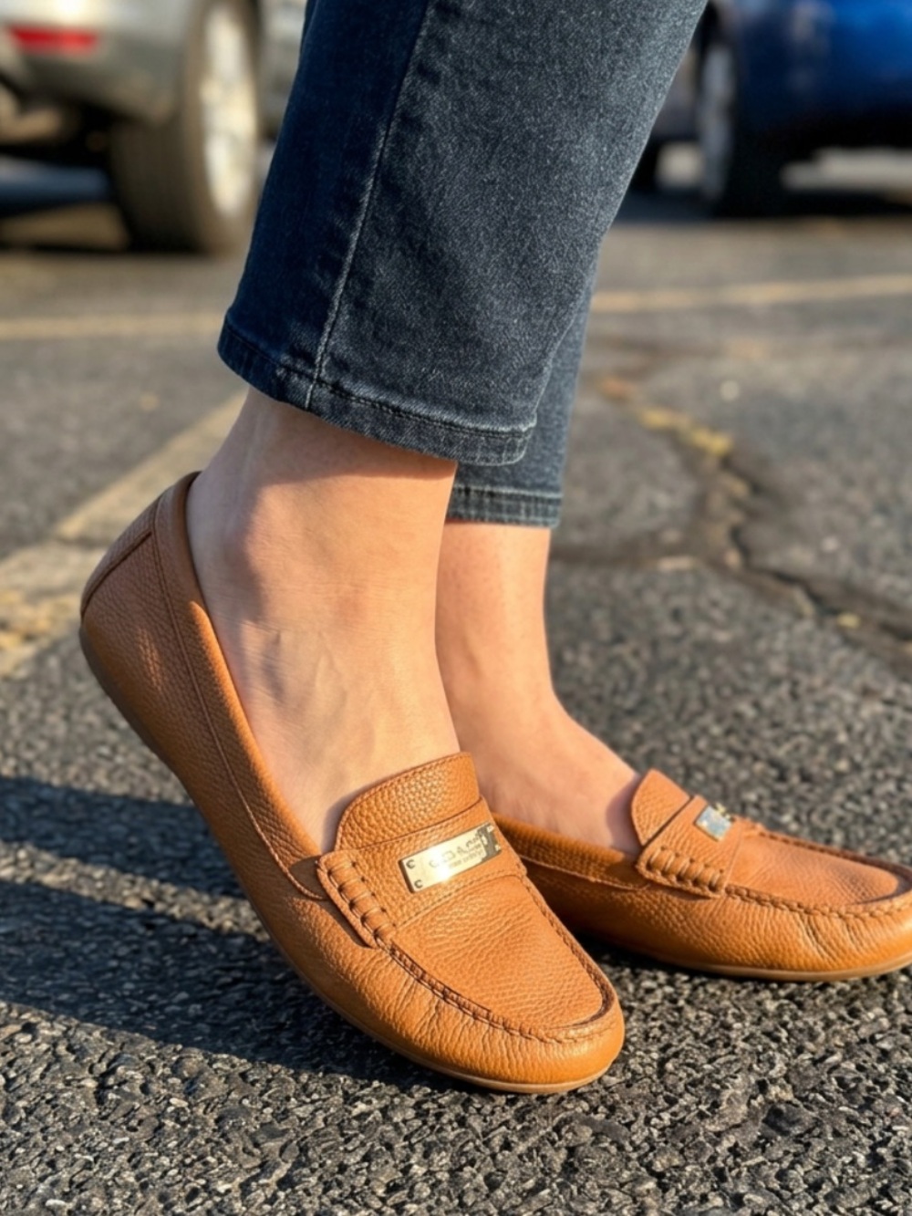 Coach Frederica Women Sz 10 Brown Leather Penny Loafers with Gold Plaque